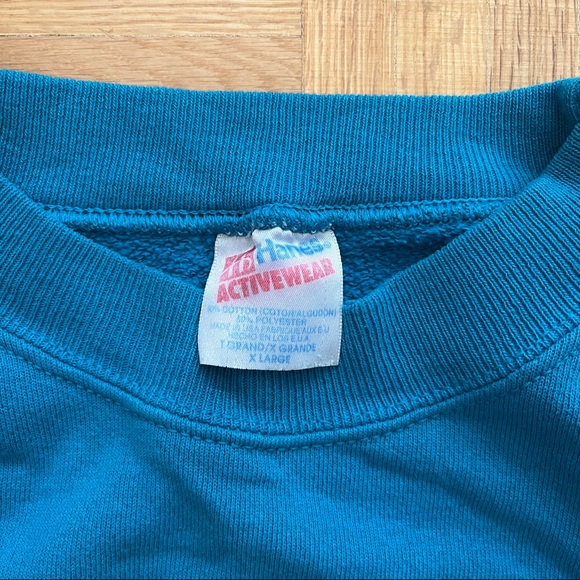 Vintage 90s Native American Feather Sweatshirt. - Picture 3 of 5